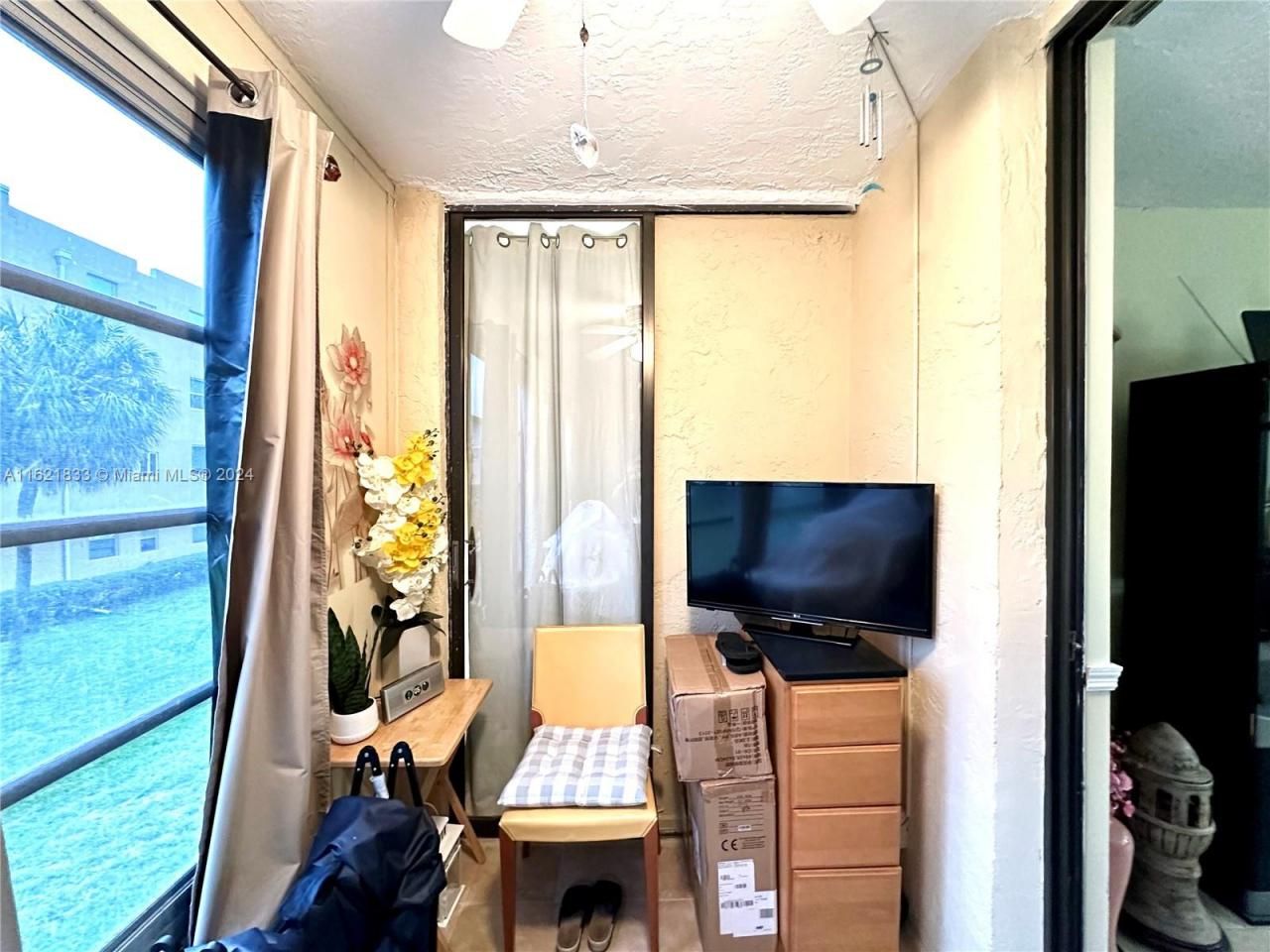 2831 Somerset Dr, Unit 206, Lauderdale Lakes, FL 33311 Photo