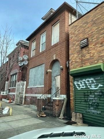 526 Barretto Street, Bronx, NY 10474 Main Photo