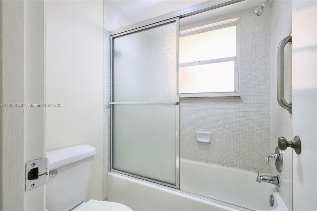 6870 Royal Palm Blvd, Unit 210M, Margate, FL 33063 Photo