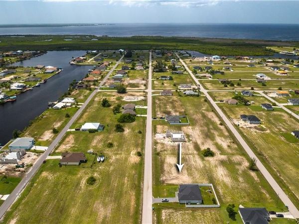 4233 NW 34th ST, CAPE CORAL, FL 33993