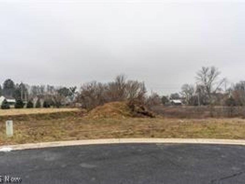 138 Relentless Way, Hartville, OH 44632 Photo 1