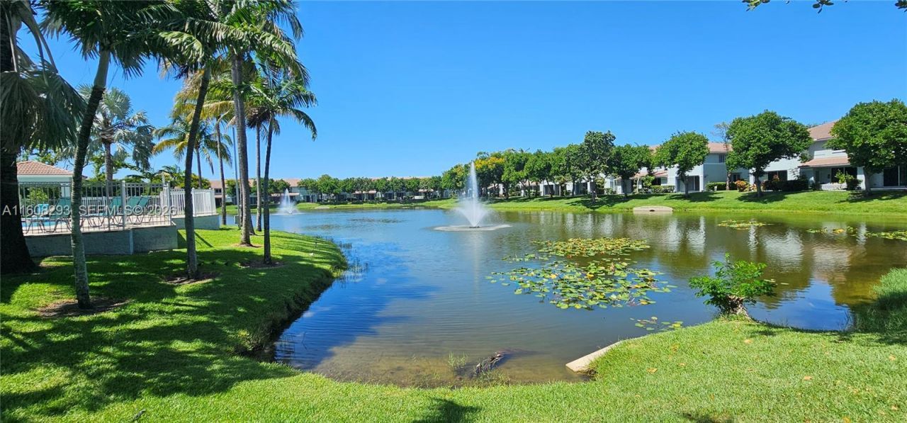 3556 Oleander Ter, Unit 3556, Riviera Beach, FL 33404 Photo