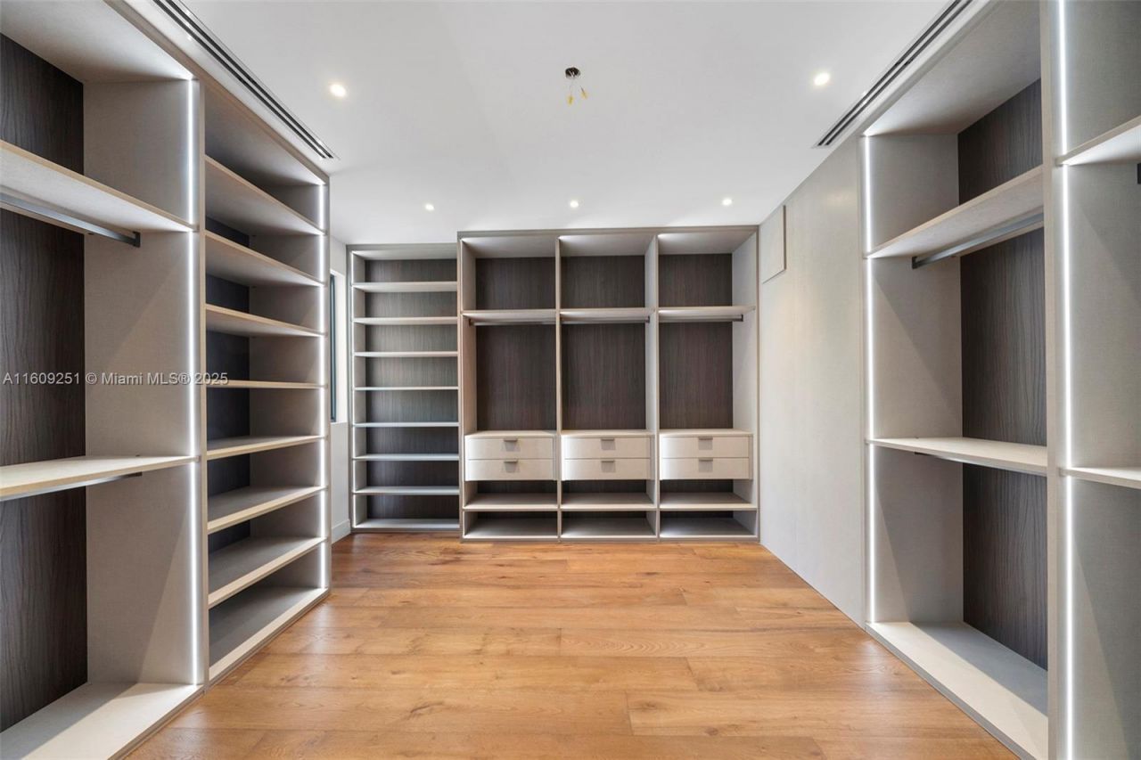 6675 SW 96th St, Pinecrest, FL 33156 Photo