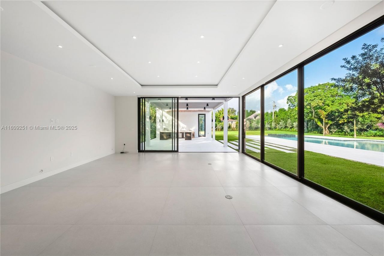 6675 SW 96th St, Pinecrest, FL 33156 Photo