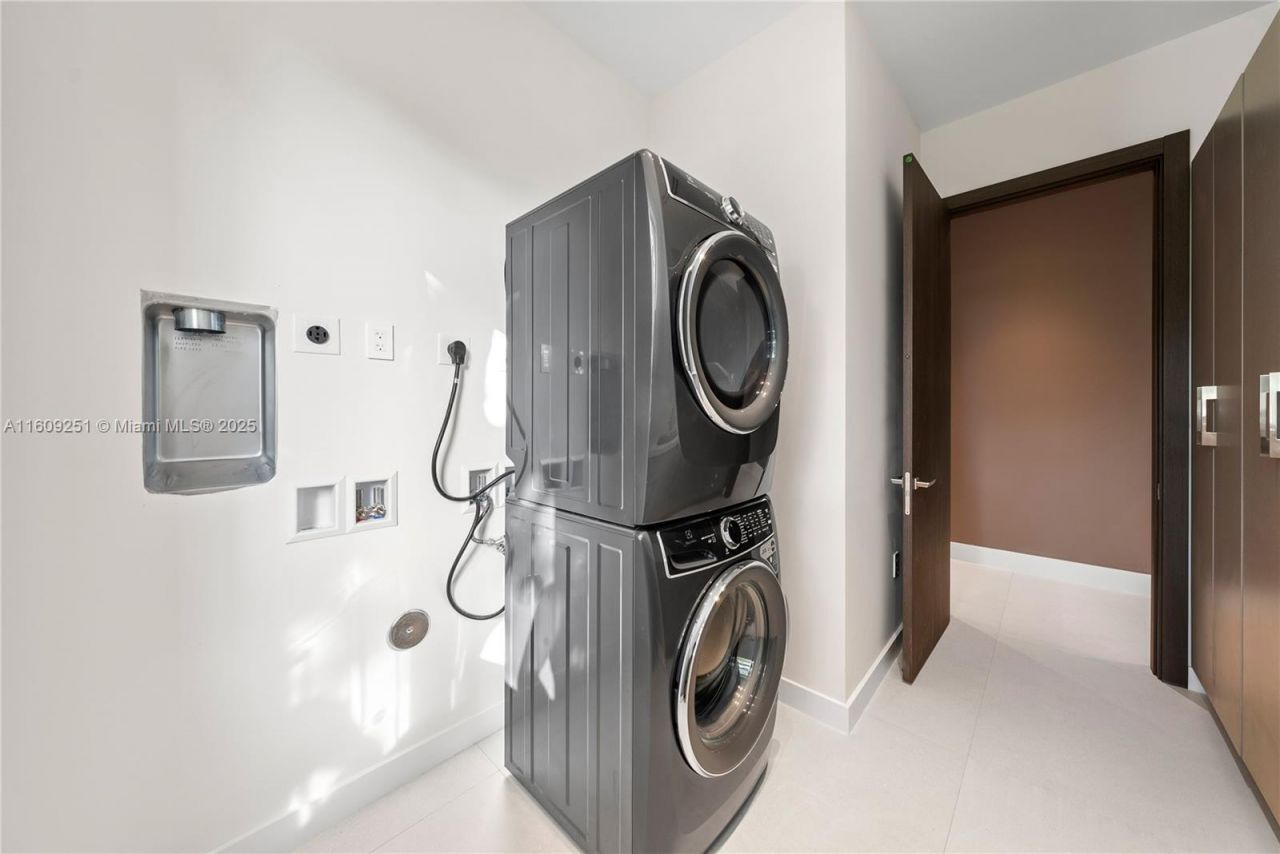 6675 SW 96th St, Pinecrest, FL 33156 Photo