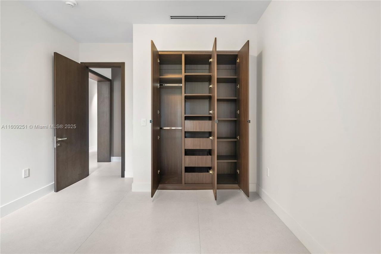 6675 SW 96th St, Pinecrest, FL 33156 Photo