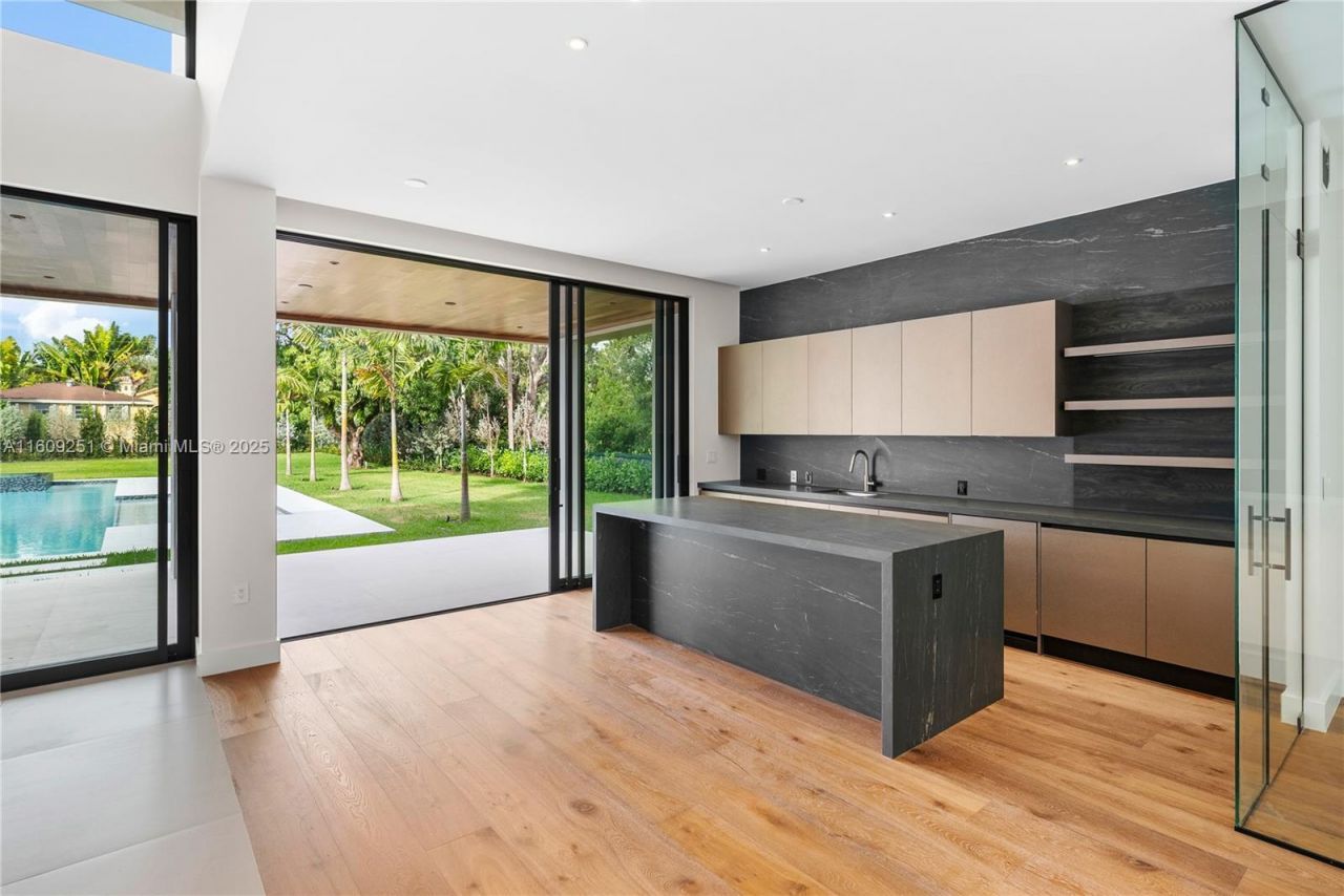 6675 SW 96th St, Pinecrest, FL 33156 Photo