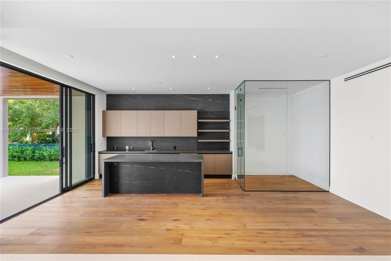 6675 SW 96th St, Pinecrest, FL 33156 Photo