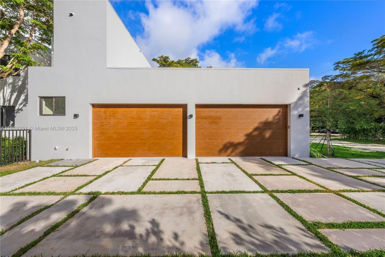 6675 SW 96th St, Pinecrest, FL 33156 Photo