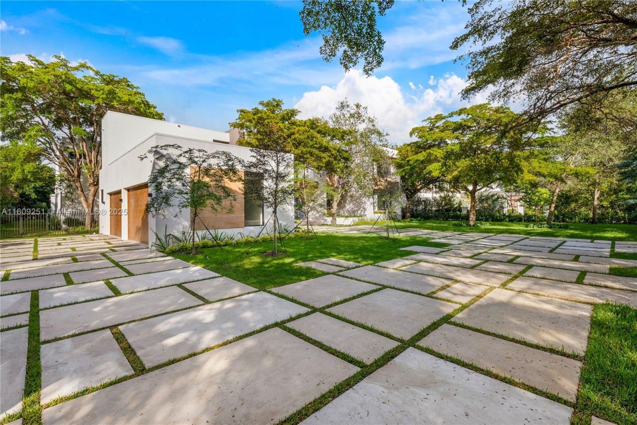 6675 SW 96th St, Pinecrest, FL 33156 Photo