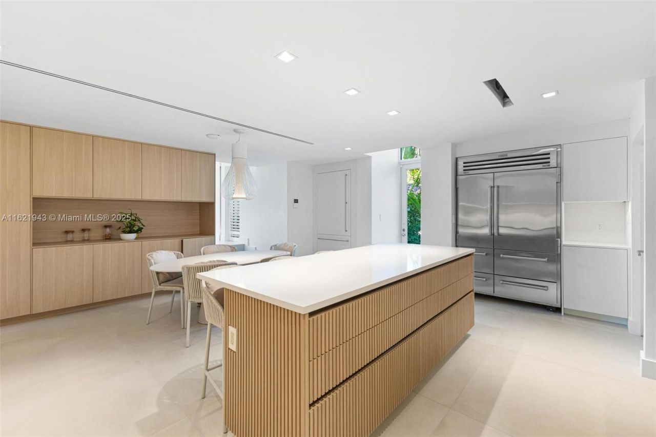 161 Cape Florida Dr, Key Biscayne, FL 33149 Photo