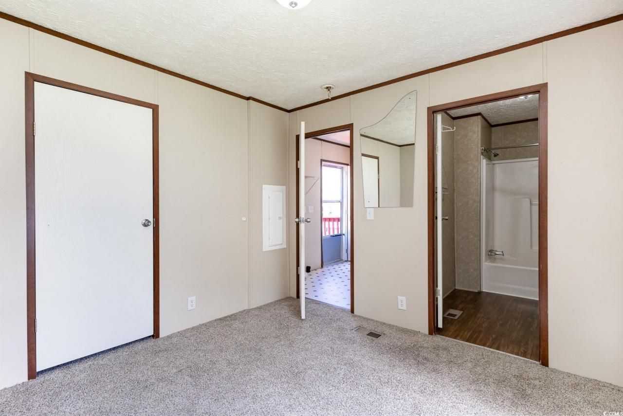 2100 Highway 15 Photo 14