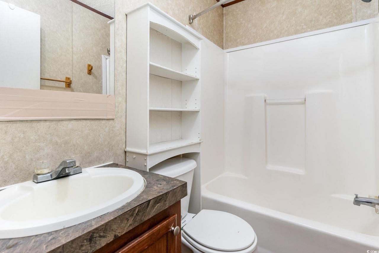 2100 Highway 15 Photo 17