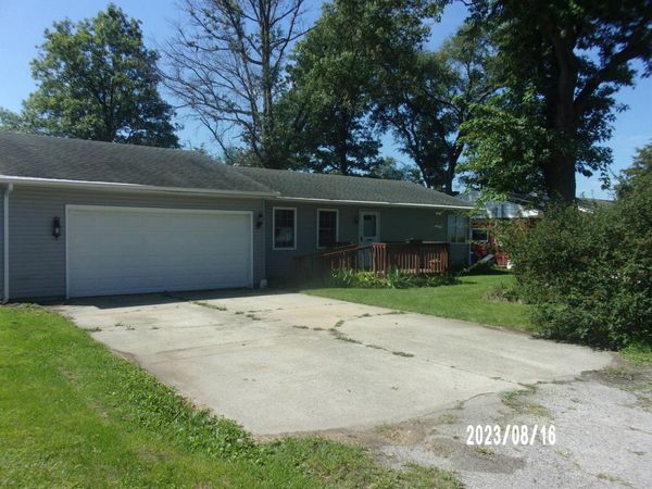 650 W Blue Street, Sheldon, IL 60966