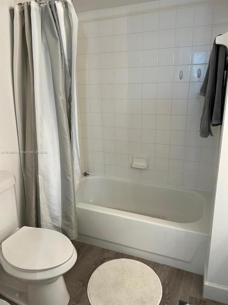 19901 E Country Club Dr, Unit 2207, Aventura, FL 33180 Photo