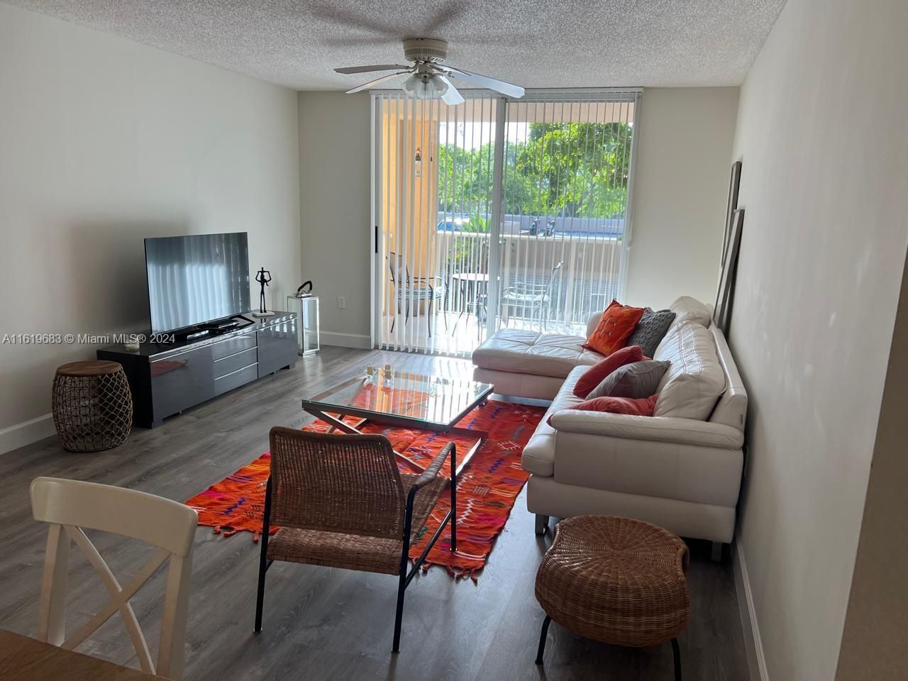 19901 E Country Club Dr, Unit 2207, Aventura, FL 33180 Photo