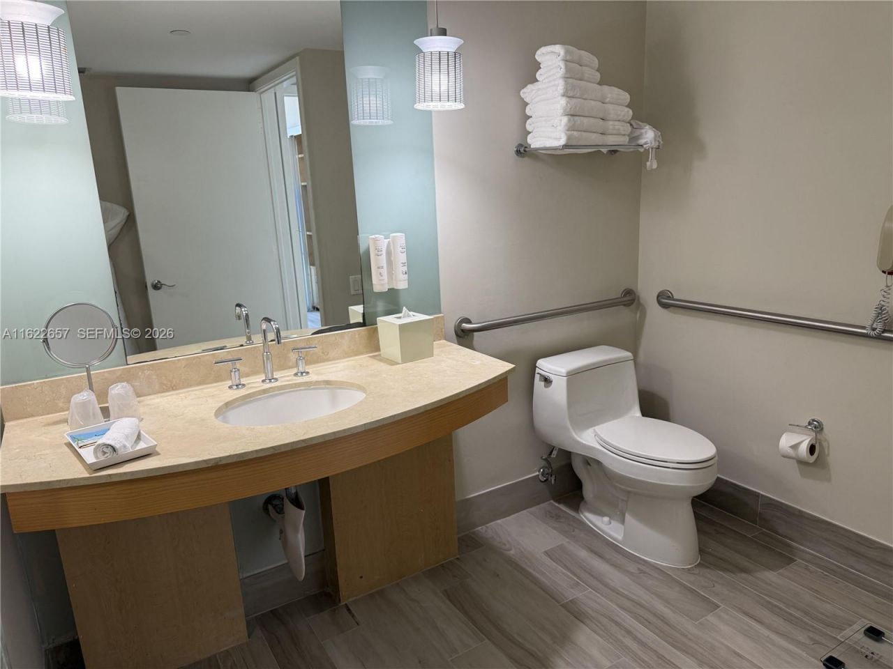 18683 Collins Ave, Unit 503, Sunny Isles Beach, FL 33160 Photo