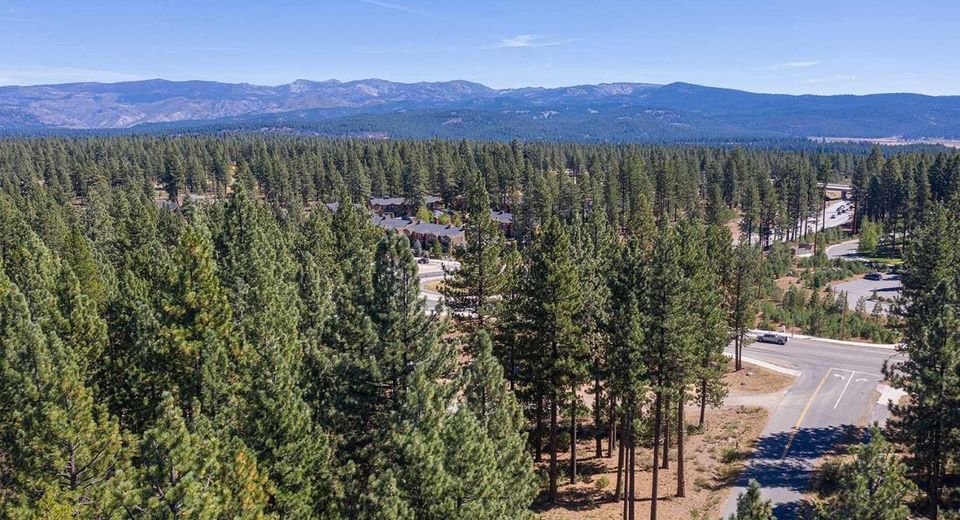 10624 & 10625 Rue Ivy, Truckee, CA 96161 Photo