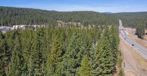 10624 & 10625 Rue Ivy, Truckee, CA 96161 Photo