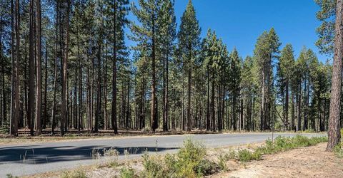 10624 & 10625 Rue Ivy, Truckee, CA 96161 Photo