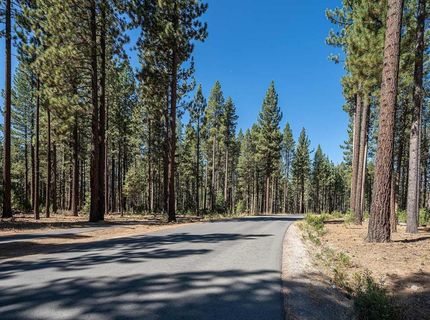 10624 & 10625 Rue Ivy, Truckee, CA 96161 Photo