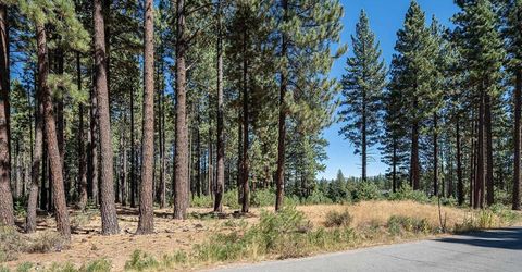 10624 & 10625 Rue Ivy, Truckee, CA 96161 Photo