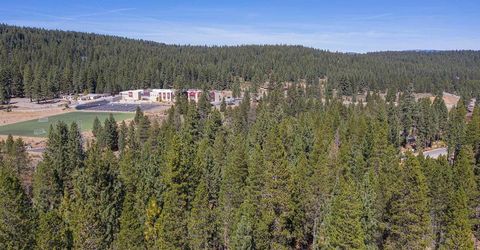 10624 & 10625 Rue Ivy, Truckee, CA 96161 Photo