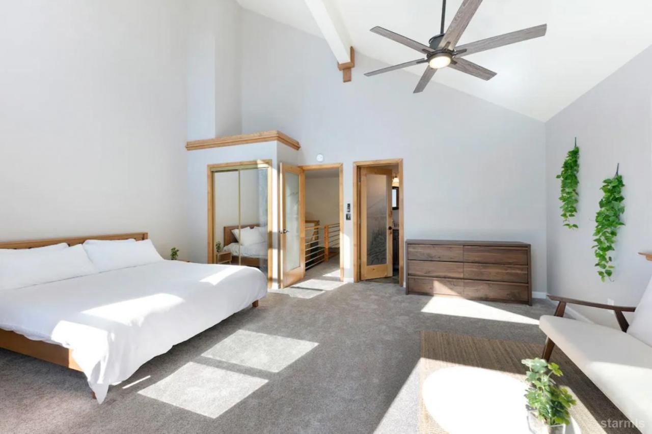 227 S Benjamin Drive, Unit B, Stateline, NV 89449 Photo