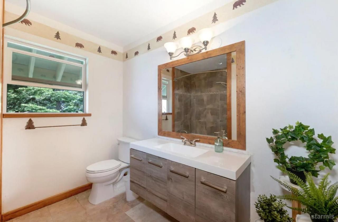 227 S Benjamin Drive, Unit B, Stateline, NV 89449 Photo