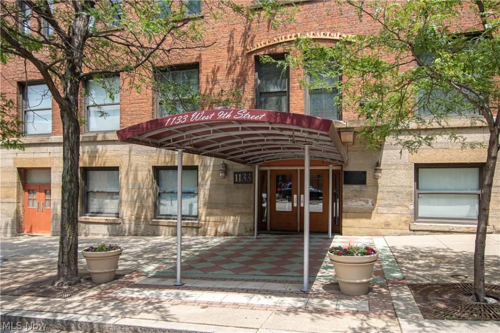 1133 W 9th Street, Unit 206, Cleveland, OH 44113 Main Photo