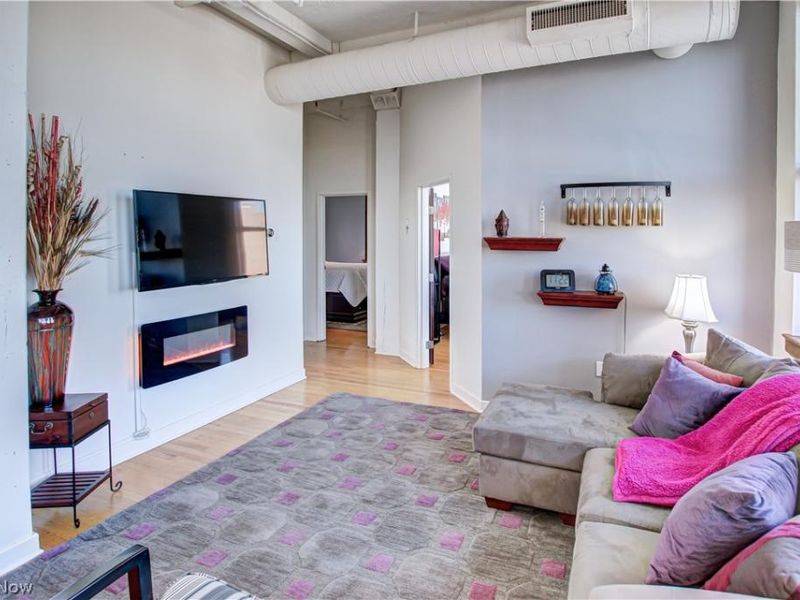 1133 W 9th Street, Unit 206, Cleveland, OH 44113 Photo 4