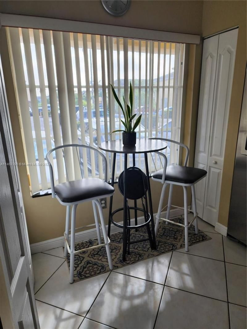 8260 NW 10th St, Unit 2, Miami, FL 33126 Photo