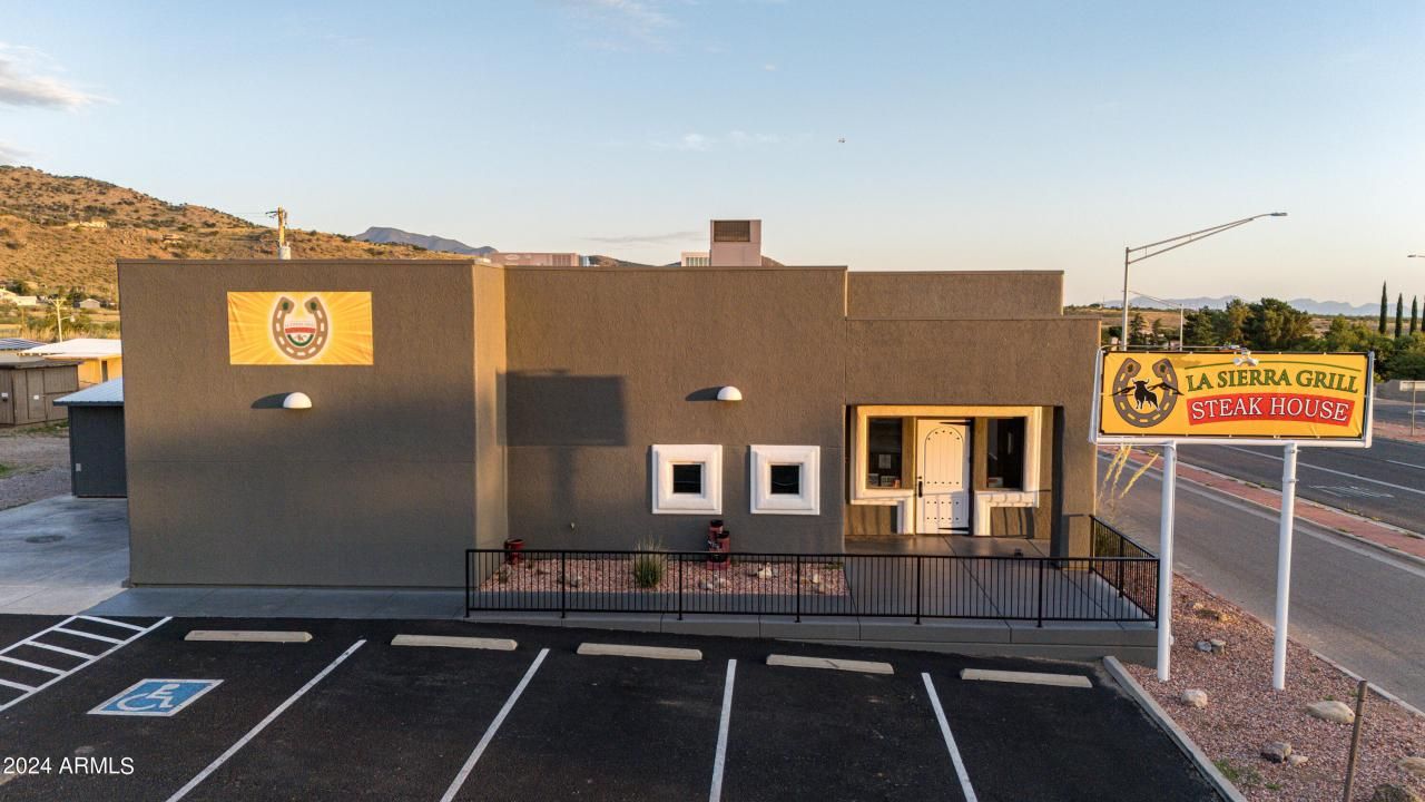 7196 S HIGHWAY 92, Hereford, AZ 85615