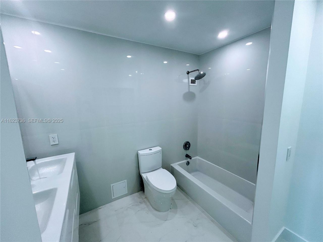 2030 S Ocean Dr, Unit PENTHOUSE, Hallandale Beach, FL 33009 Photo