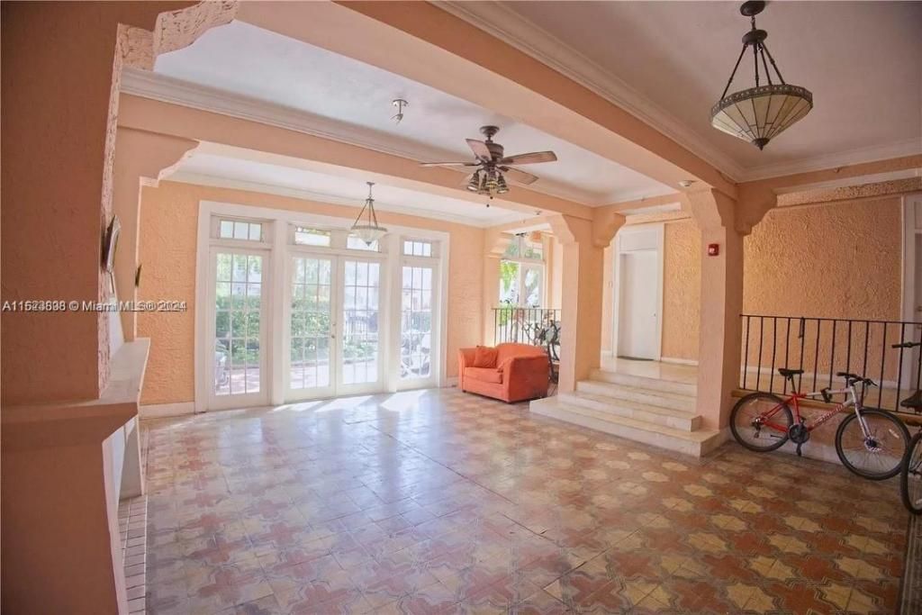 Please Call For Address, Unit 8, Miami Beach, FL 33139 Main Photo
