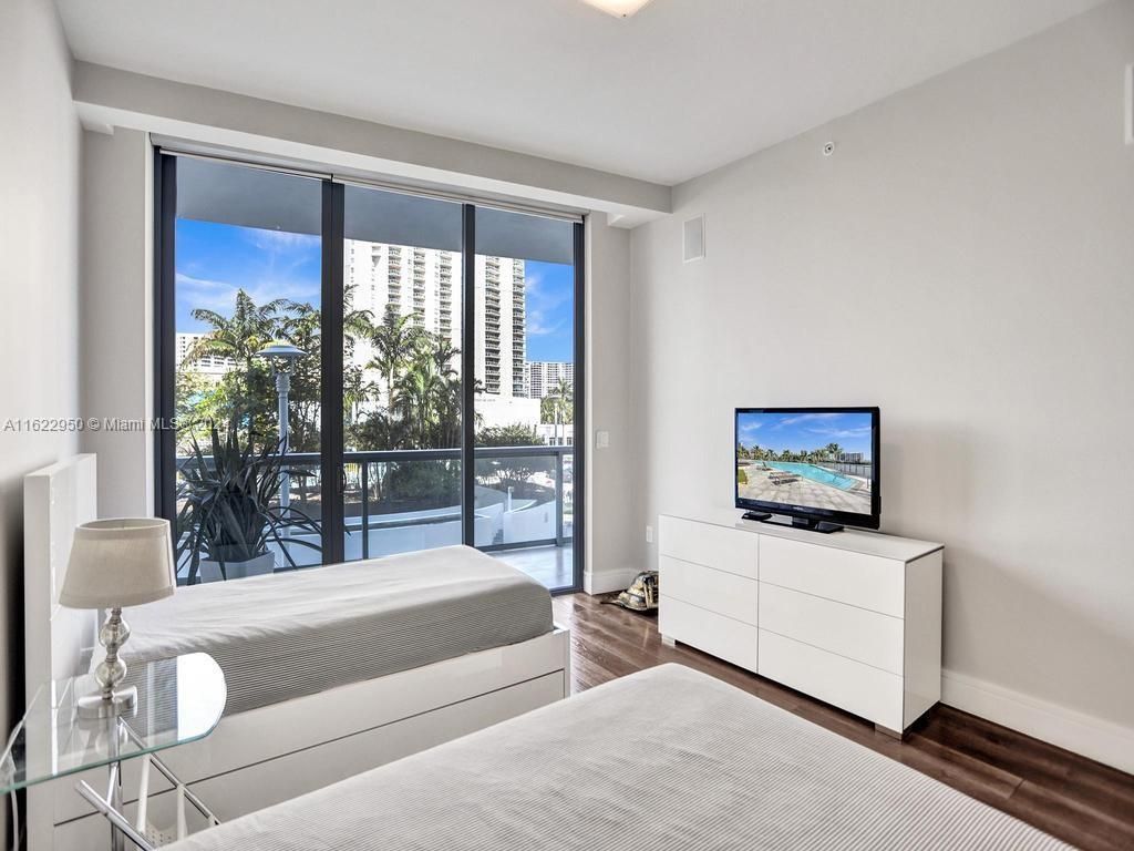 3250 NE 188th St, Unit 207, Aventura, FL 33180 Photo