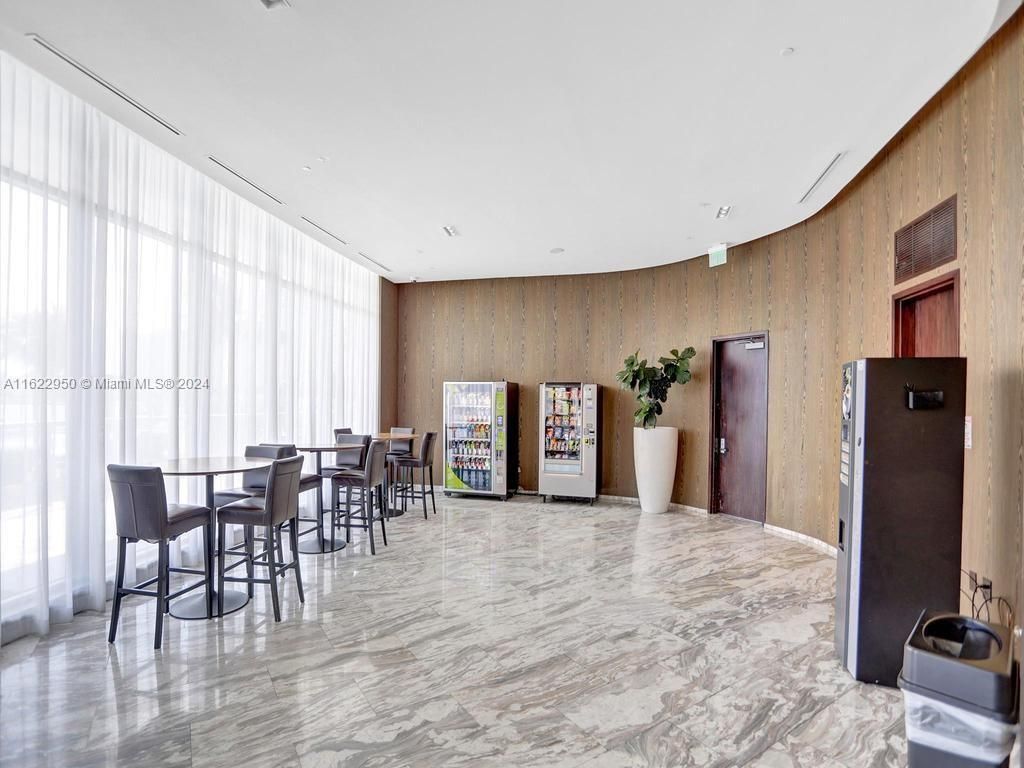 3250 NE 188th St, Unit 207, Aventura, FL 33180 Photo