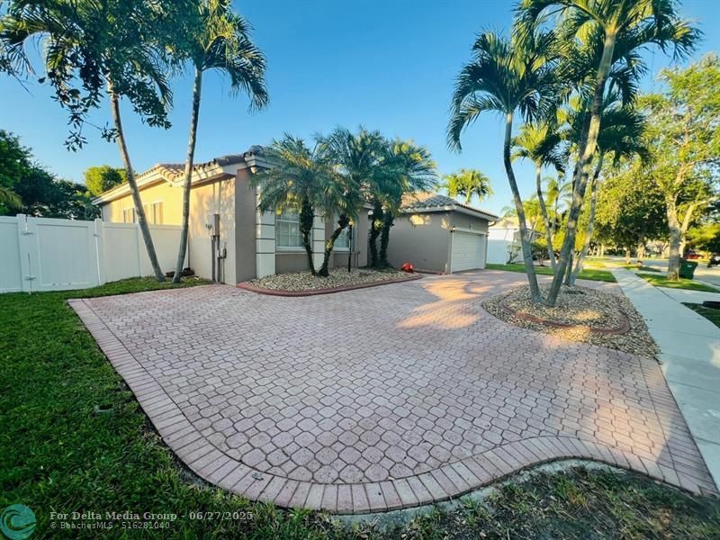 12725 NW 18th Court, Pembroke Pines, FL 33028 Photo