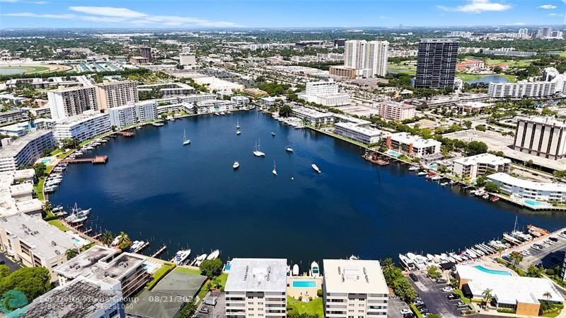 137 Golden Isles Drive, Unit 706, Hallandale Beach, FL 33009 Photo