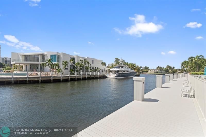 137 Golden Isles Drive, Unit 706, Hallandale Beach, FL 33009 Photo