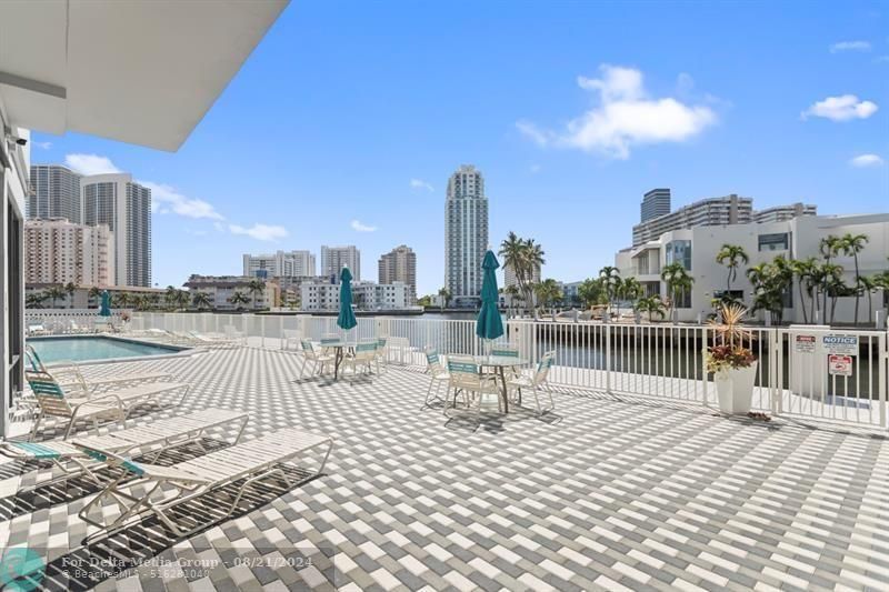 137 Golden Isles Drive, Unit 706, Hallandale Beach, FL 33009 Photo