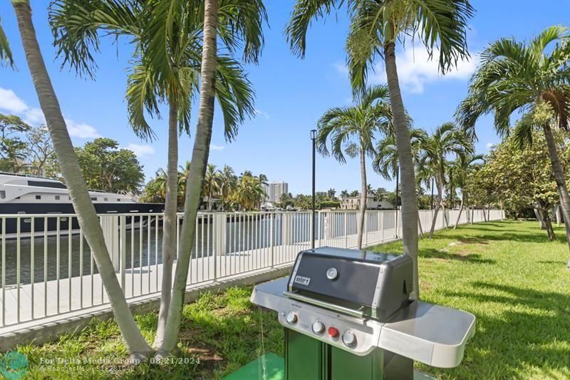 137 Golden Isles Drive, Unit 706, Hallandale Beach, FL 33009 Photo