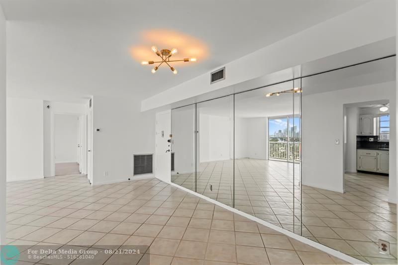137 Golden Isles Drive, Unit 706, Hallandale Beach, FL 33009 Photo