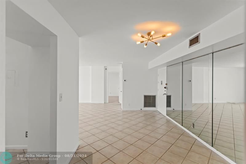 137 Golden Isles Drive, Unit 706, Hallandale Beach, FL 33009 Photo