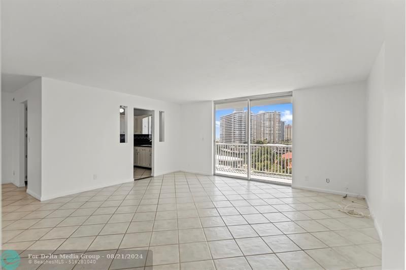 137 Golden Isles Drive, Unit 706, Hallandale Beach, FL 33009 Photo