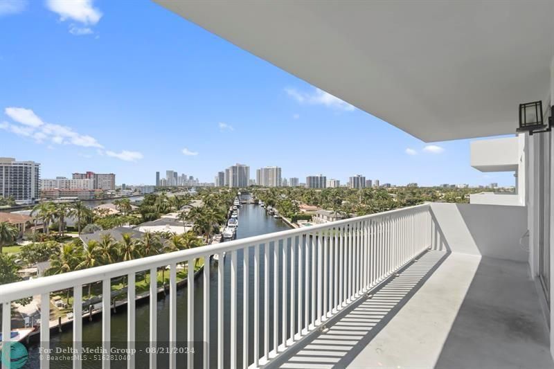 137 Golden Isles Drive, Unit 706, Hallandale Beach, FL 33009 Photo