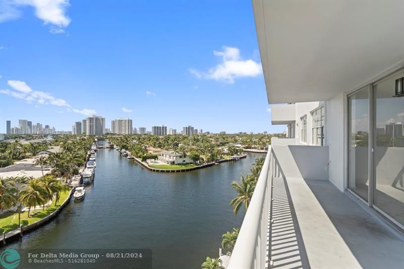 137 Golden Isles Drive, Unit 706, Hallandale Beach, FL 33009 Photo