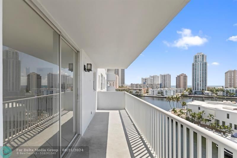 137 Golden Isles Drive, Unit 706, Hallandale Beach, FL 33009 Photo