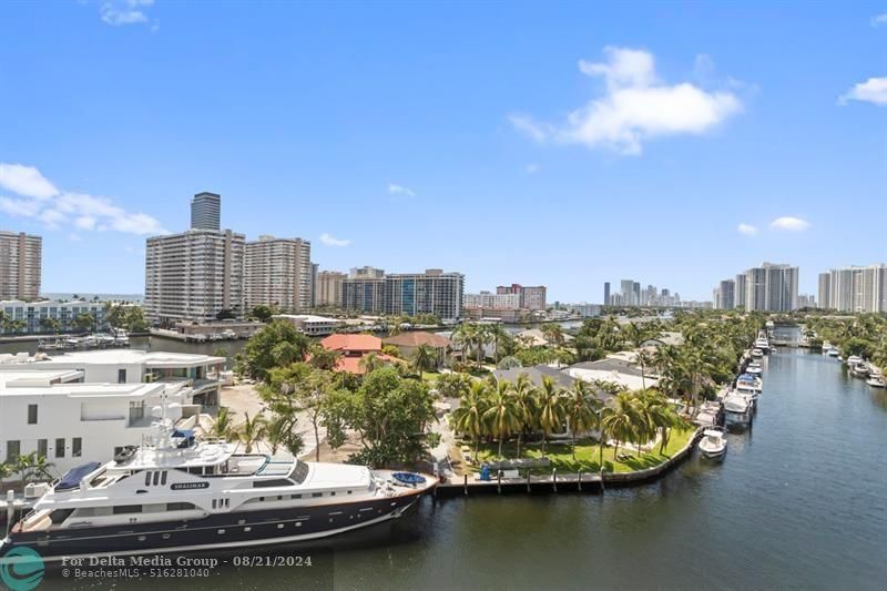 137 Golden Isles Drive, Unit 706, Hallandale Beach, FL 33009 Photo