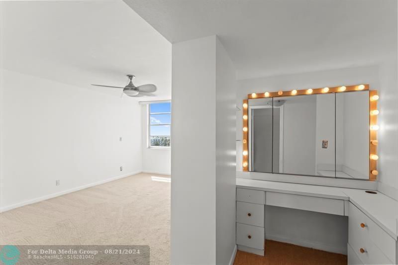 137 Golden Isles Drive, Unit 706, Hallandale Beach, FL 33009 Photo